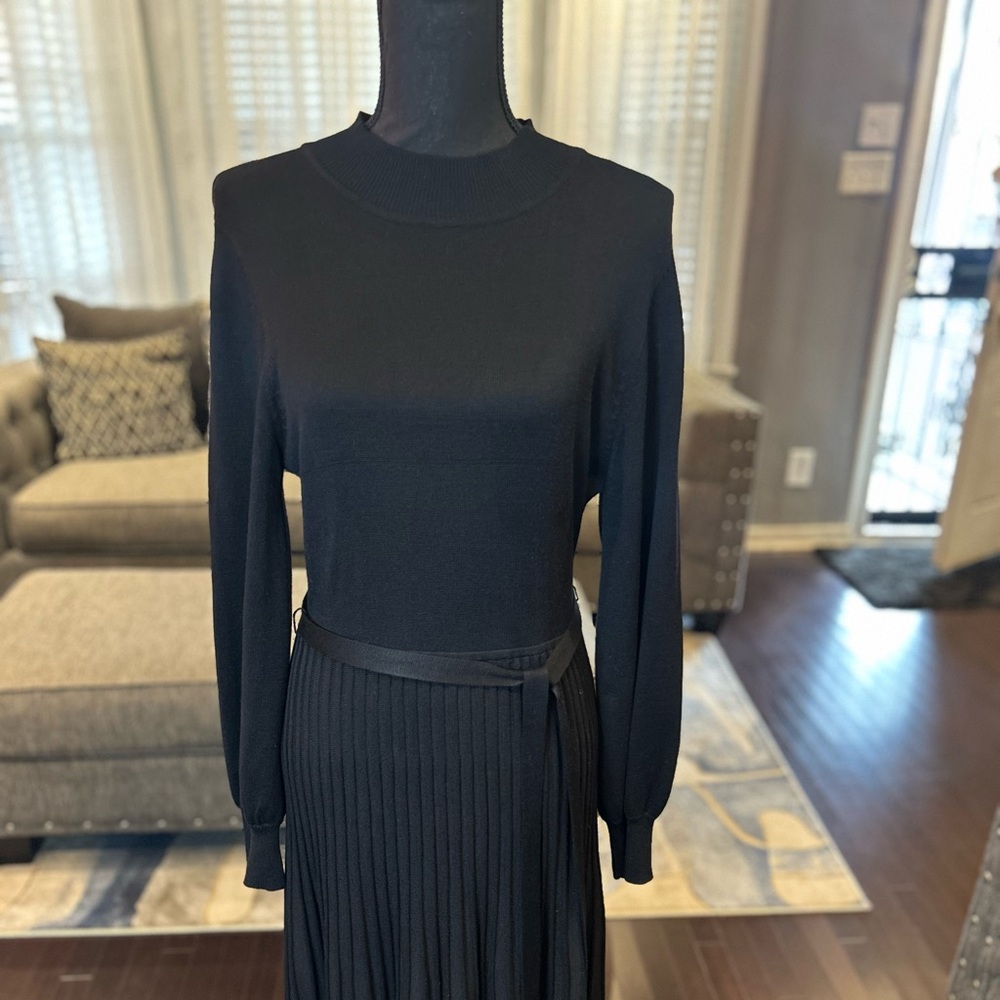 Elegant Black Knit Dress